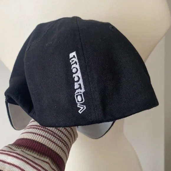 Volcom Cap - Picture 2 of 4